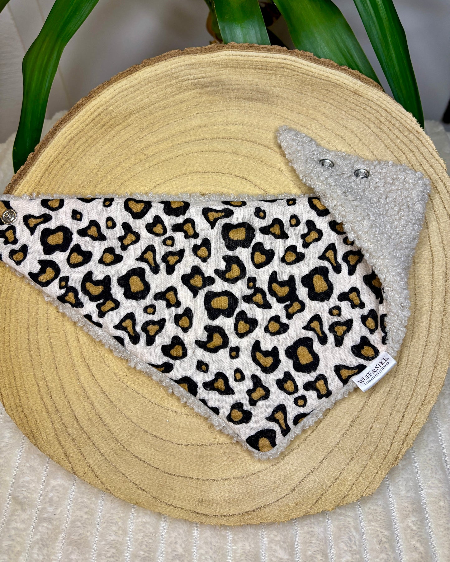 Wendehalstuch „Teddy Leo“