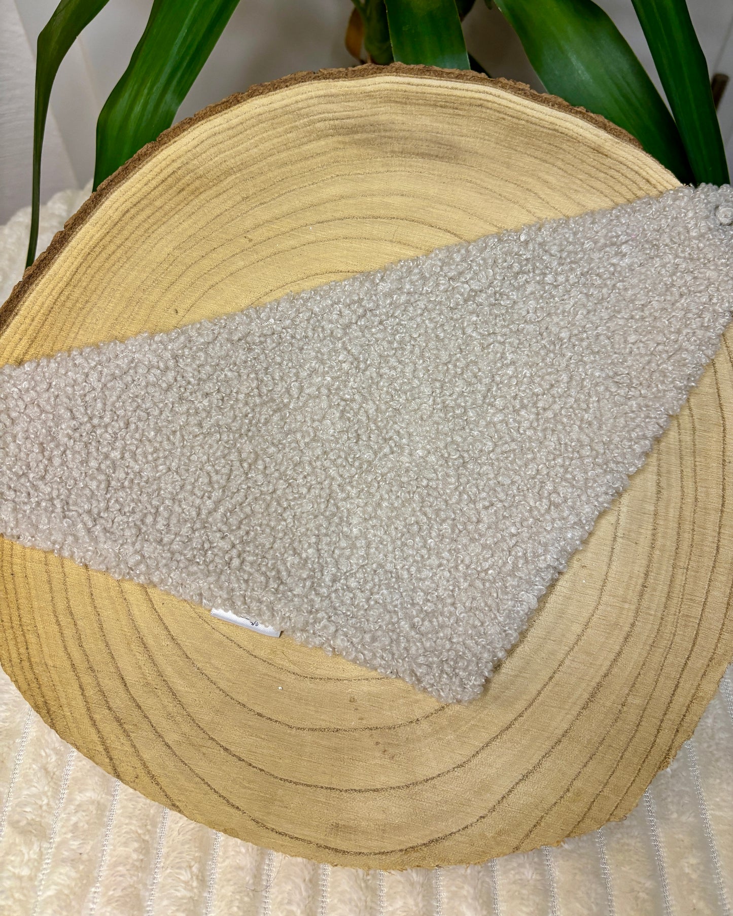 Wendehalstuch „Teddy Leo“