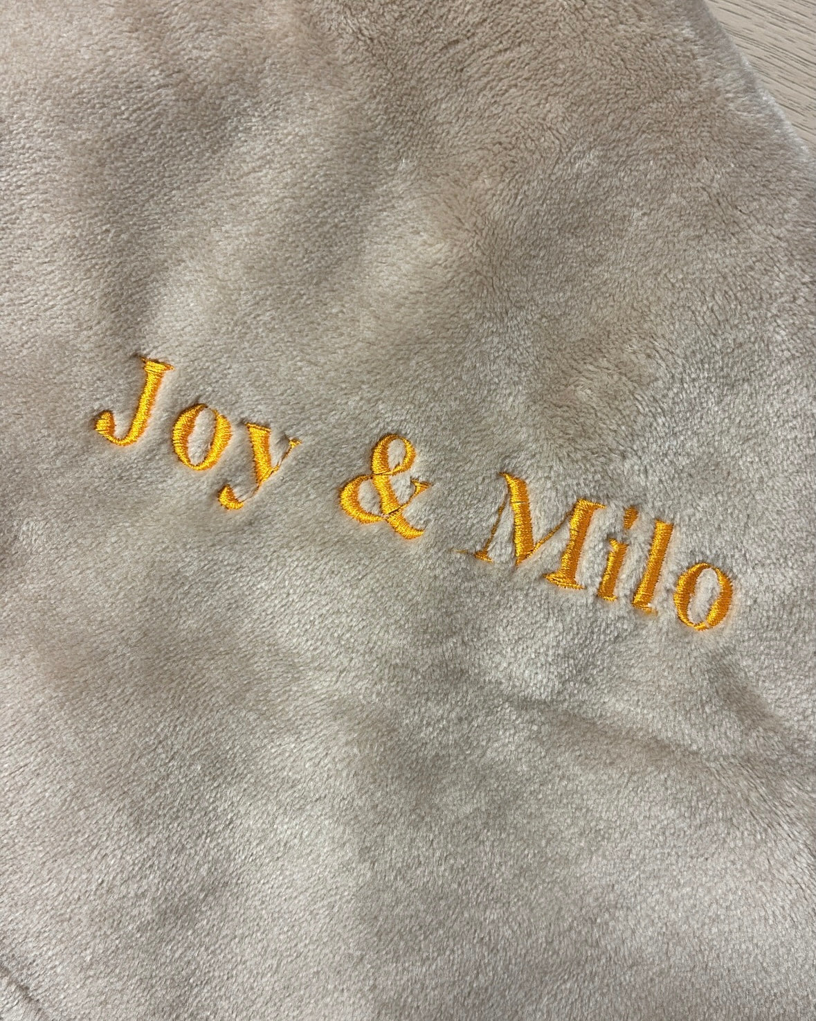 Kuscheldecke Hellgrau personalisiert