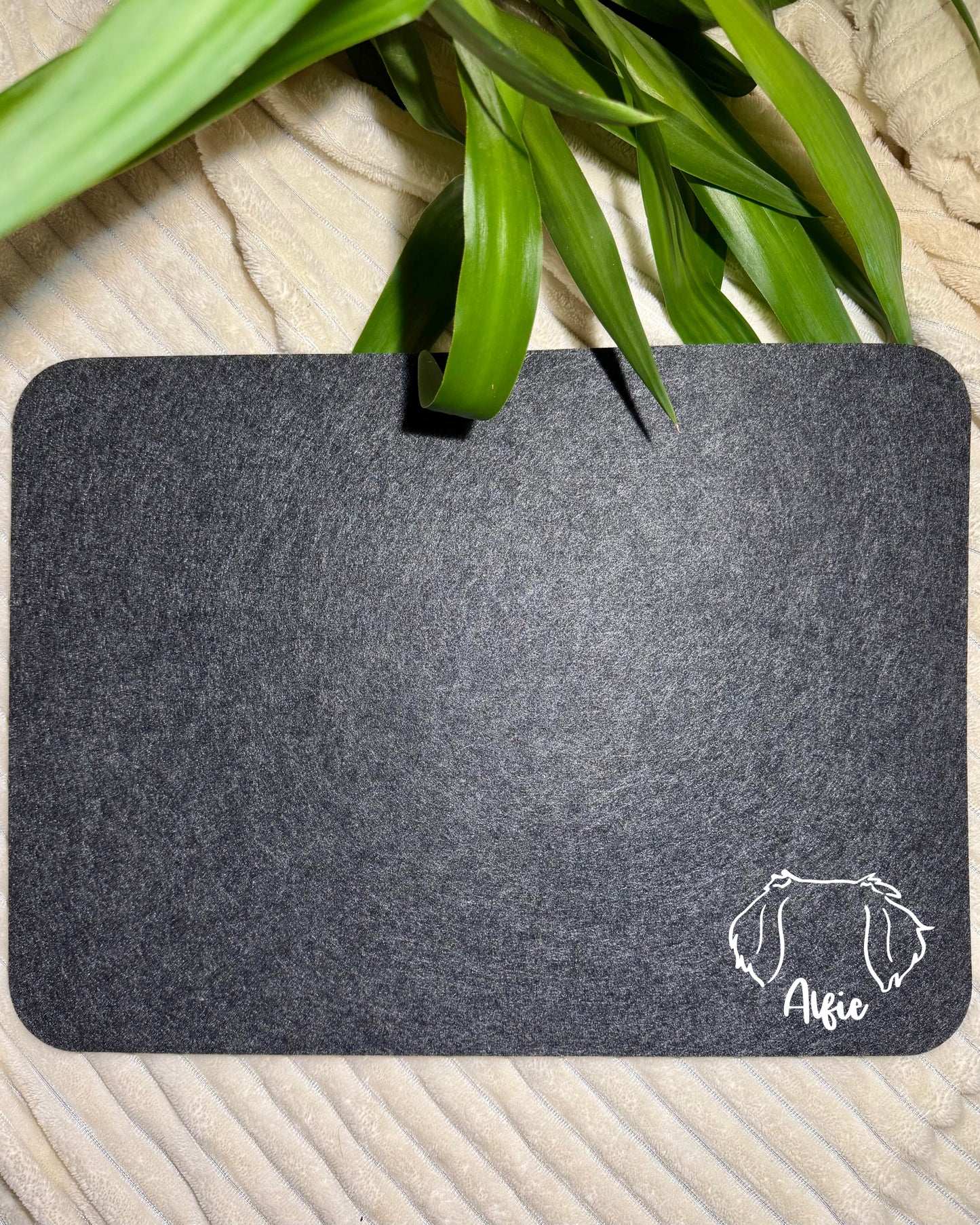 Napfunterlage Hundeohren personalisiert